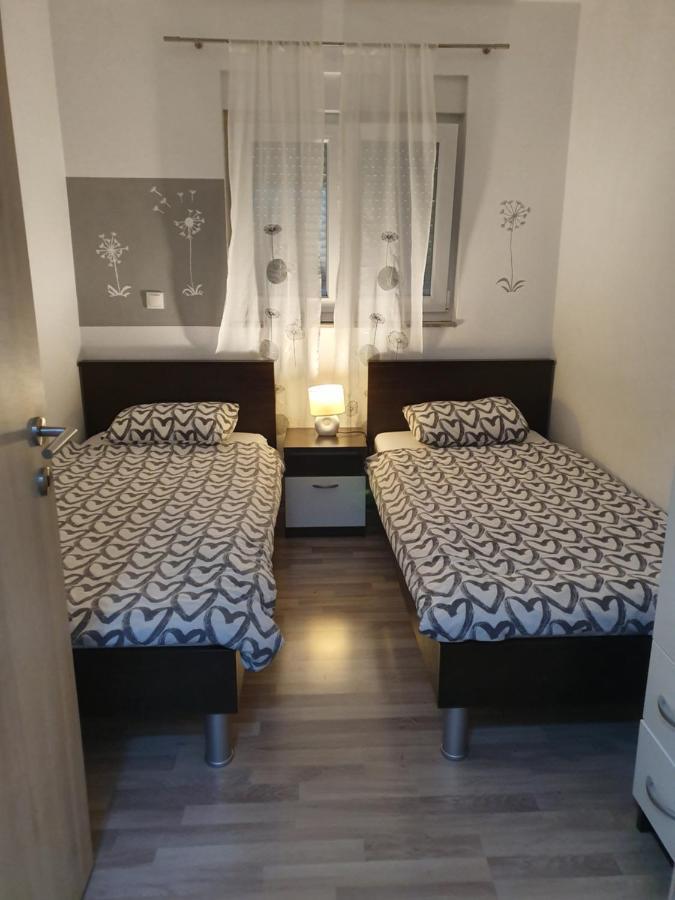 Lavender Apartments Drage Esterno foto