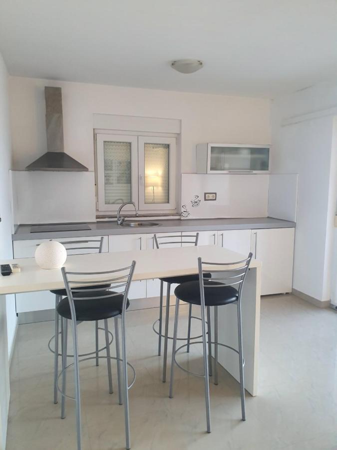 Lavender Apartments Drage Esterno foto